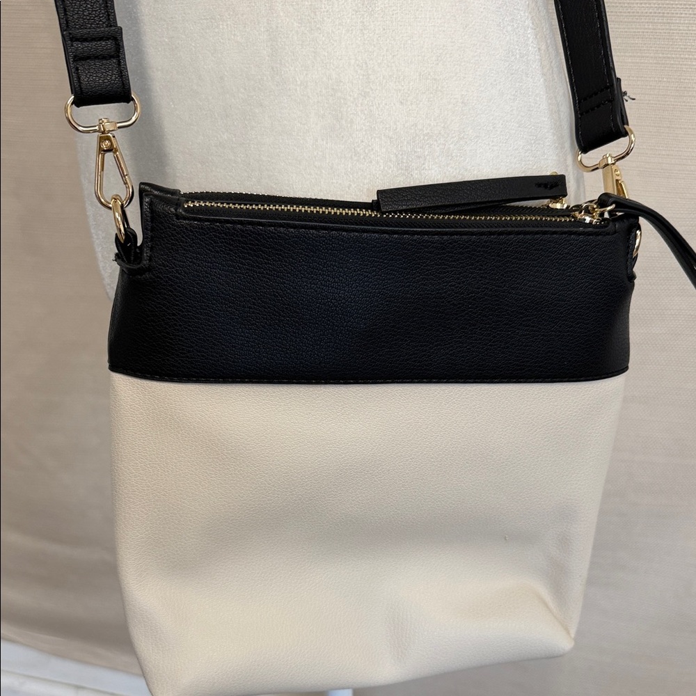 Chico's Black and Cream Crossbody Bag - Picture 2 of 9